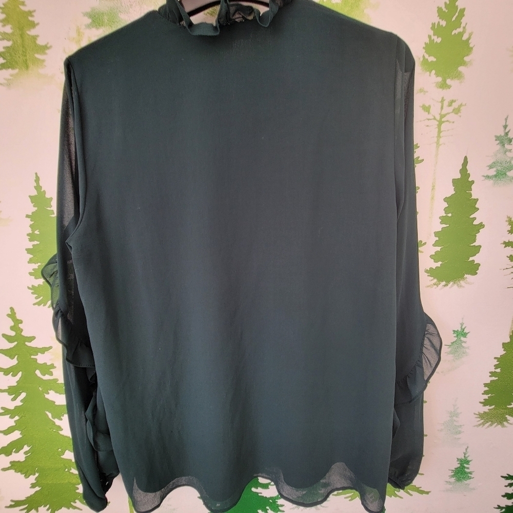 Calvin Klein Ruffle Sleeve Top. - Picture 3 of 8